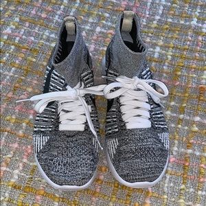 Nike Lunarepic Flyknit Hightop Sneakers